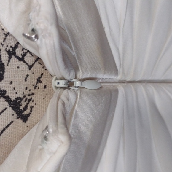 Wedding Dress - Picture 9 of 14